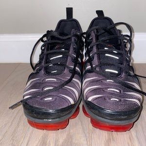 Nike Vapormax “shark bite”